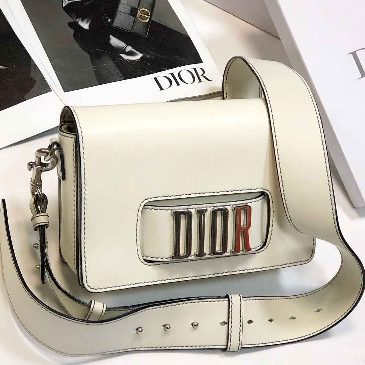 Сумка Christian Dior  размер 25/17 цена 123 080 руб 