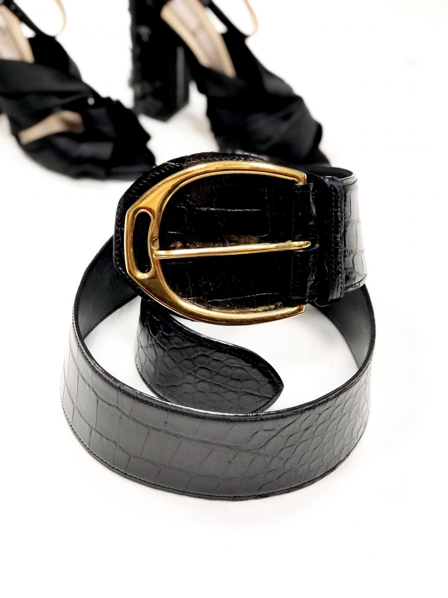 Платье /шитье/ DOLCE GABBANA размер 40 цена 23 484 руб 
Сабо LOEWE размер 39 цена 46 965 руб 
Сумка DOLCE GABBANA