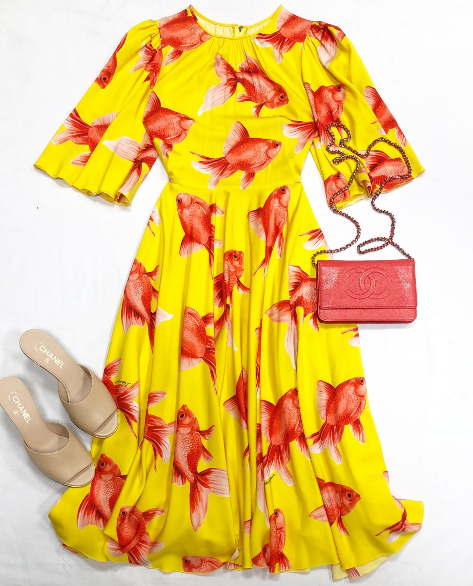 Платье Dolce Gabbana размер 40 цена 39 138 руб
Сабо Chanel размер 38.5 цена 46 965 руб
Сумочка Chanel
