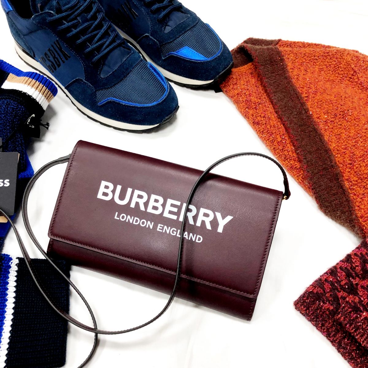 Сумочка BURBERRY цена 46 695 руб /новая/