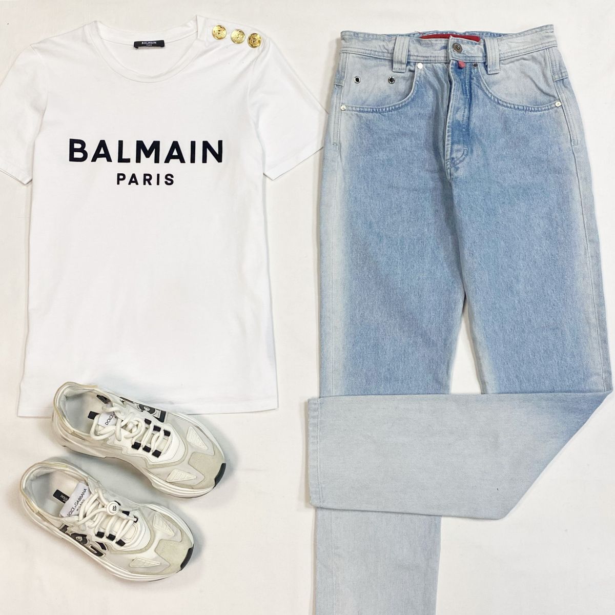 Футболка Balmain размер S цена 9 231 рубДжинсы 032c размер 26 цена 7 693 рубКроссовки Dolce Gabbana размер 38 цена 30 770 руб