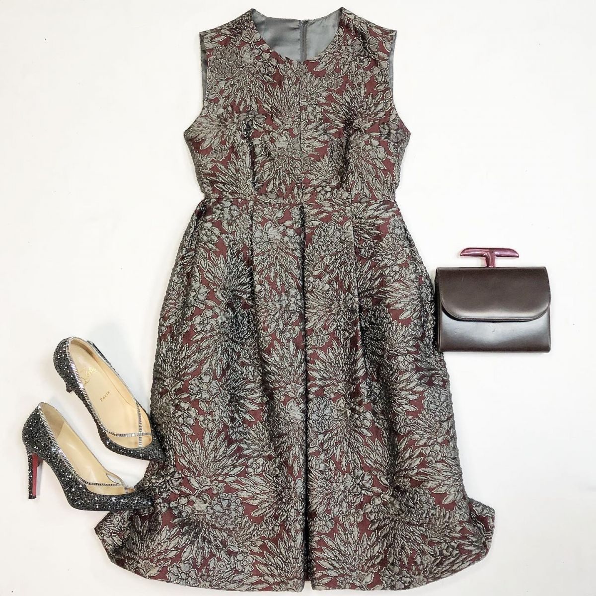 Платье /люрекс/ Dolce Gabbana размер 38 цена 18 463 рубТуфли Louboutin размер 36.5 цена 26 155 рубКлатч Dior