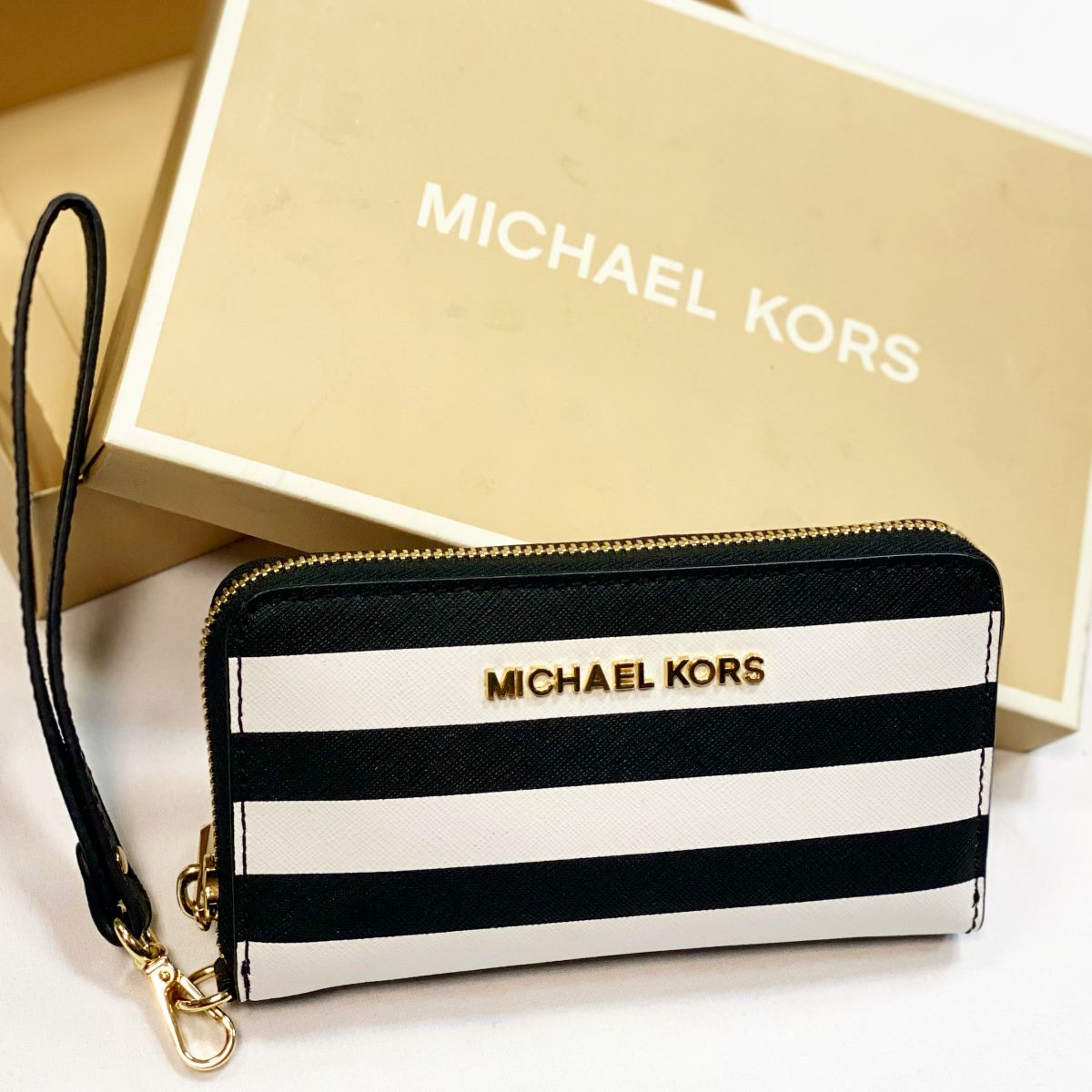 Кошелёк Michael Kors цена 3 078 руб / новый / 