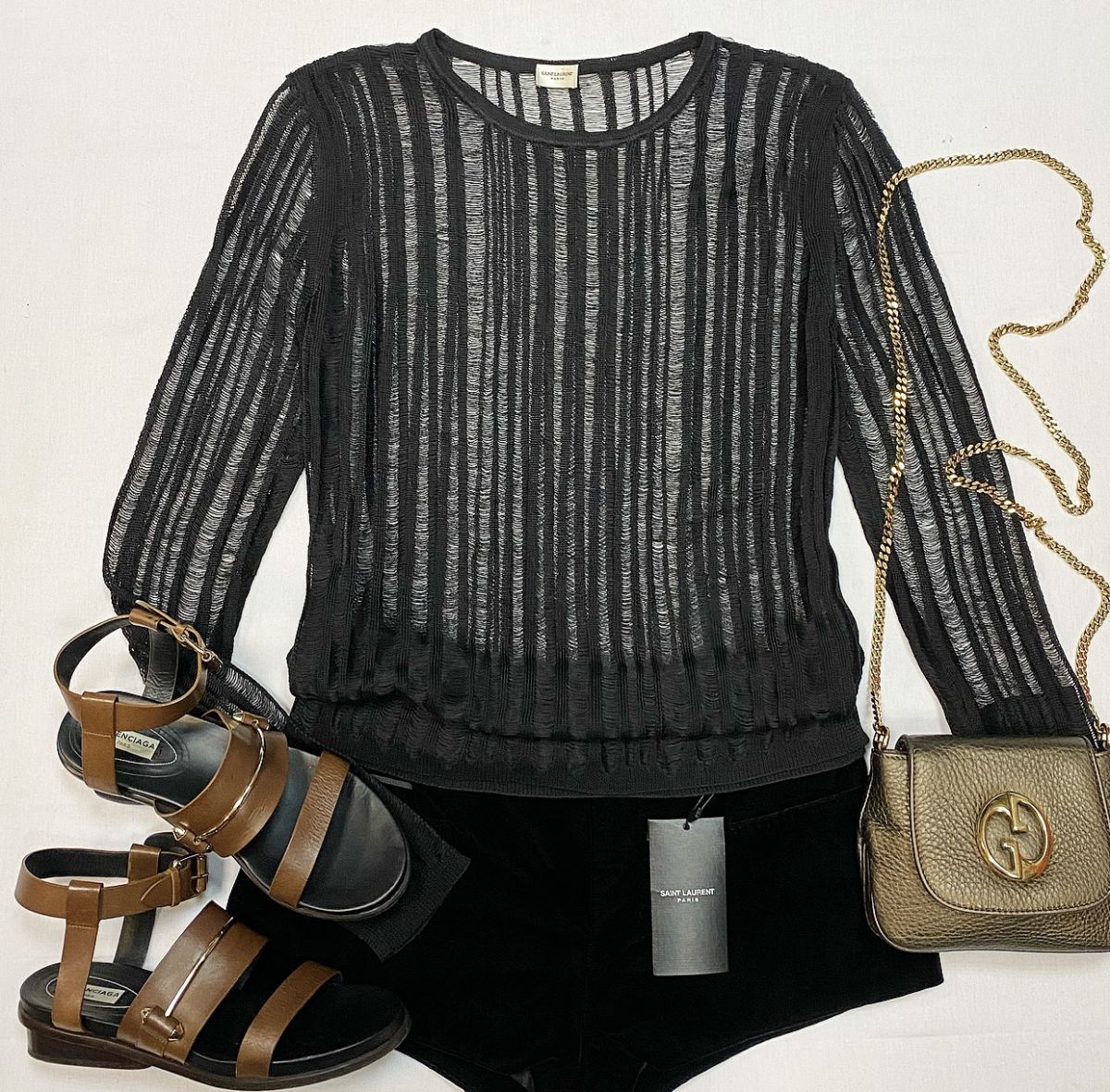 Кофта Saint Laurent размер S цена 6 154 руб
Шорты / бархат / Saint Laurent размер 36 цена 7 693 руб 
Босоножки Balenciaga размер 38 цена 12 308 руб
Сумка Gucci