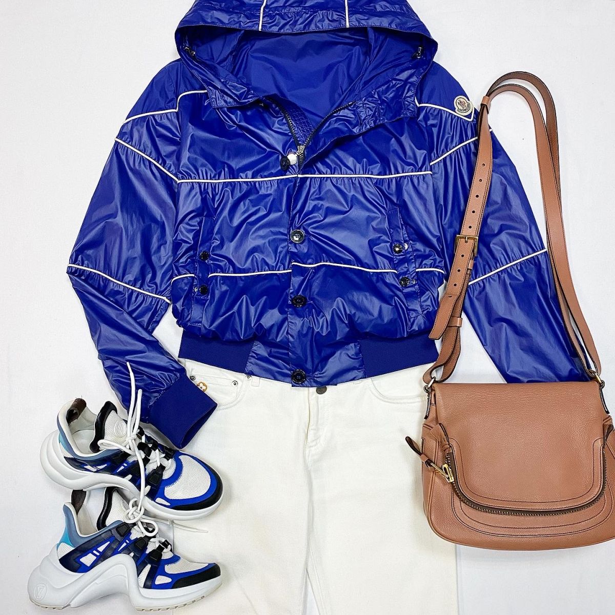 Ветровка Moncler размер 2 цена 15 385 руб Джинсы Louis Vuitton размер 38 цена 7 693 руб Кроссовки Louis Vuitton размер 36.5 цена 27 693 руб Сумка Tom Ford