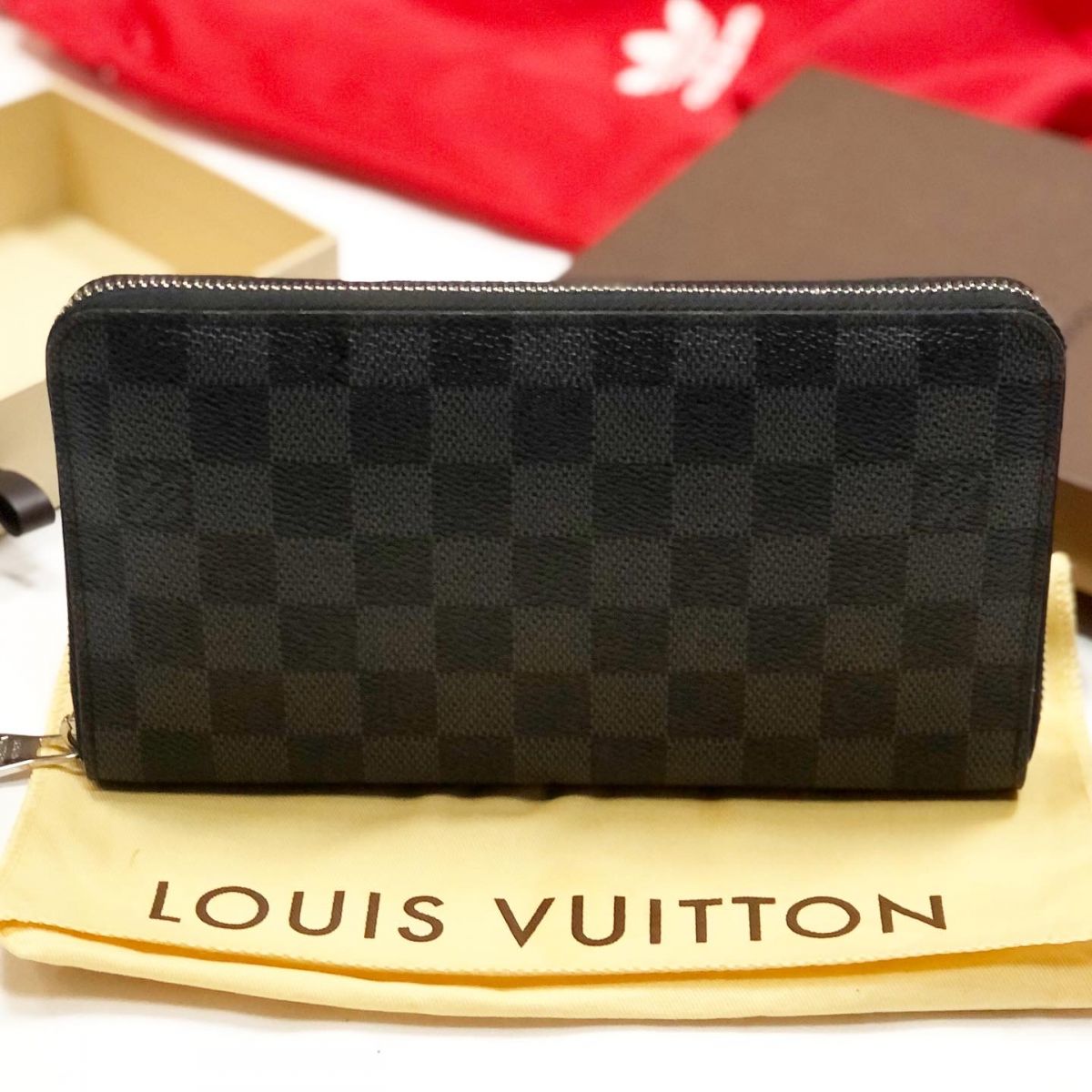 Портмоне Louis Vuitton цена 23 078 руб /в коробке/ 