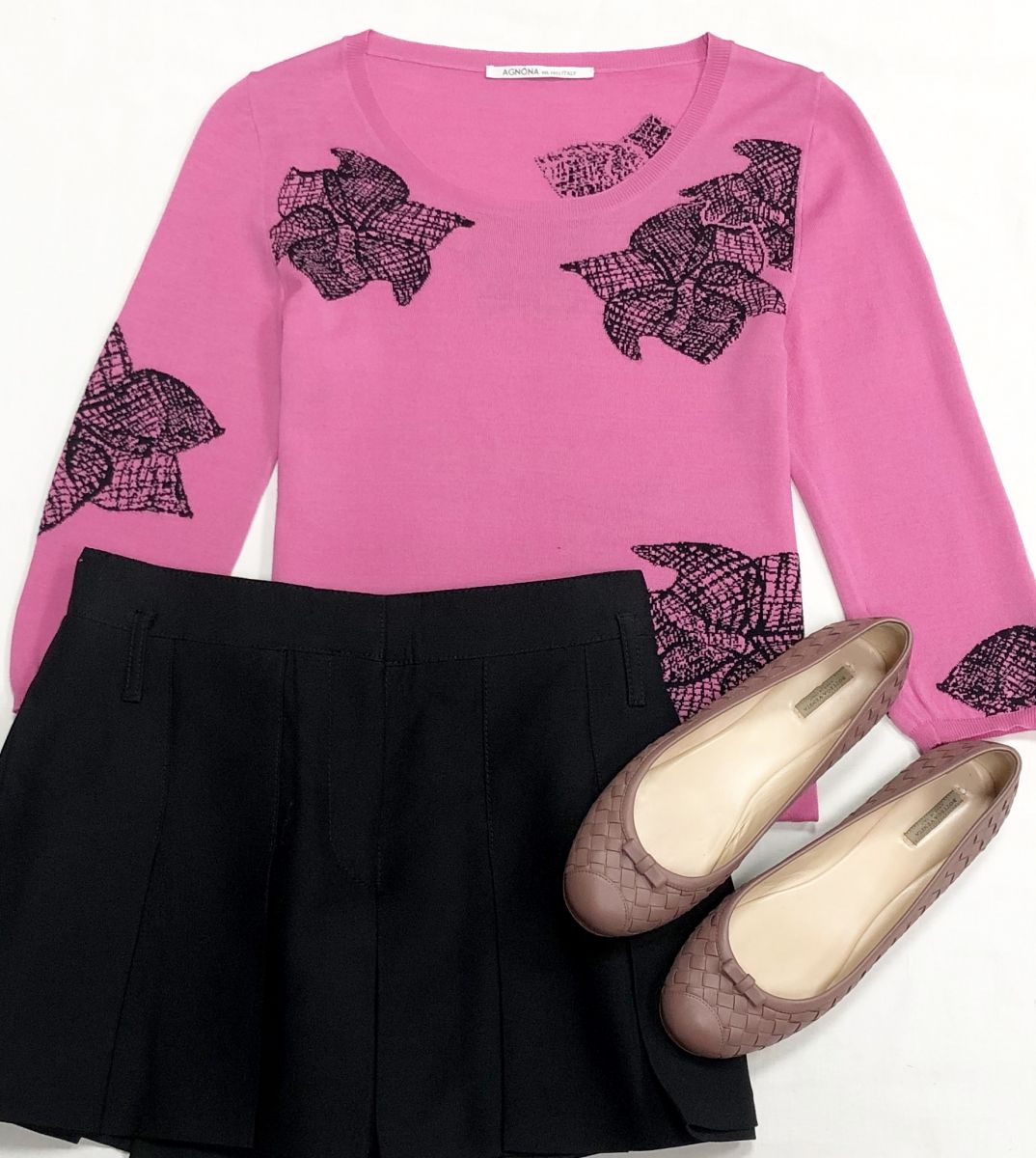 Шорты Valentino размер 40 цена 15 655 руб
Кофта Agnona размер 40 цена 7 828 руб
Балетки BOTTEGA VENETA размер 37.5 цена