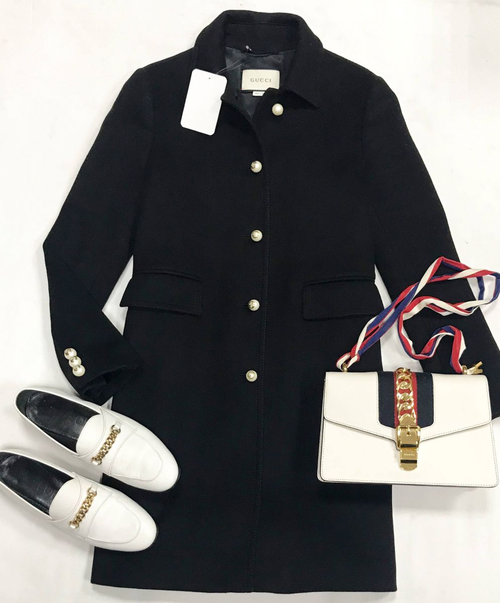 Пальто Gucci размер 42 цена 39 138 руб
Лоферы Tom Ford размер 40 цена 15 655 руб
Сумка Gucci