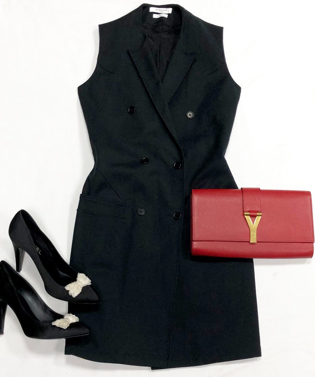 Платье Givenchy размер 38 цена 9 393 руб
Туфли Chanel размер 40 цена 23 483 руб
Клатч Ysl