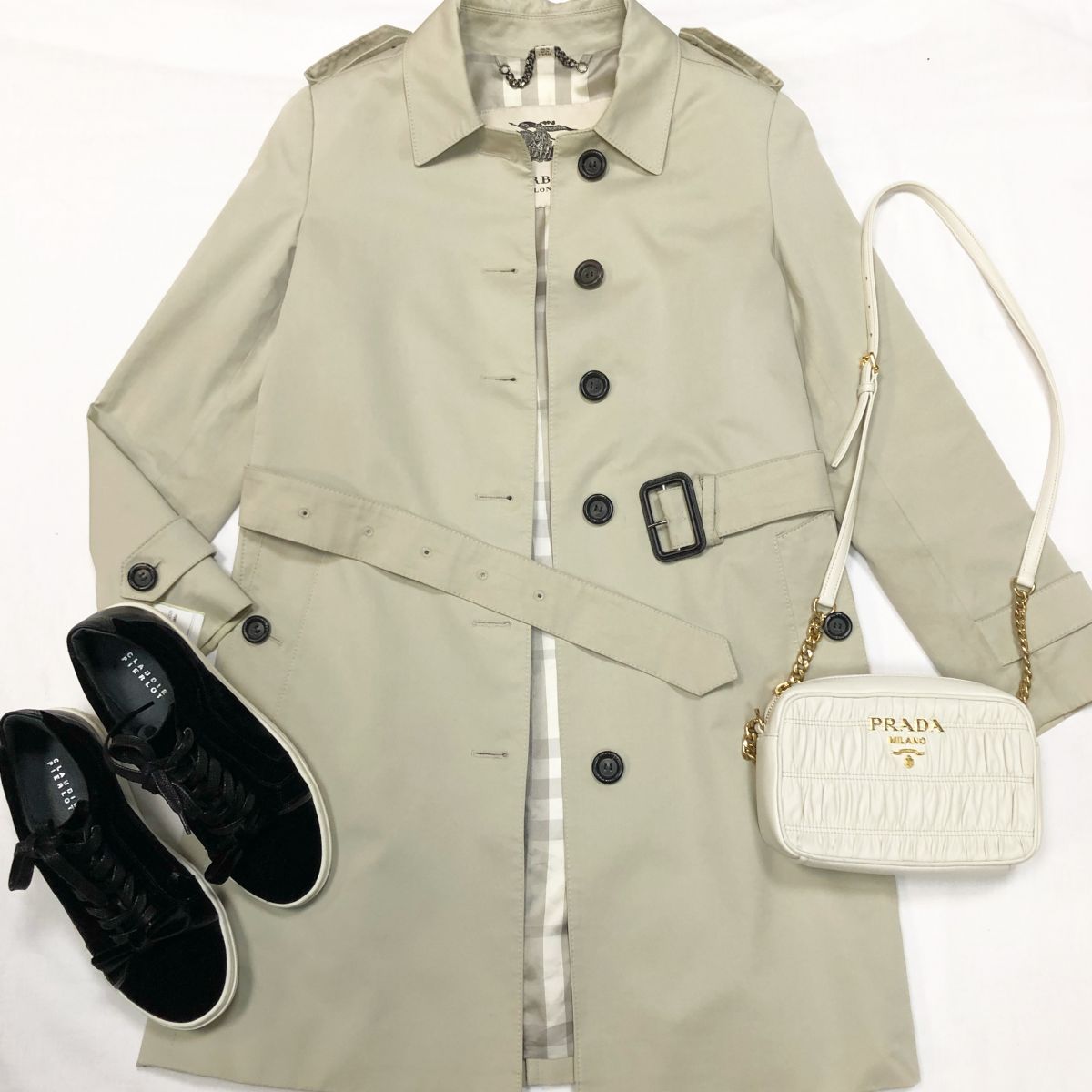 Тренч Burberry размер 36/40 цена 15 385 руб Кеды Claudie Pierlot размер 39 цена руб Сумочка Prada