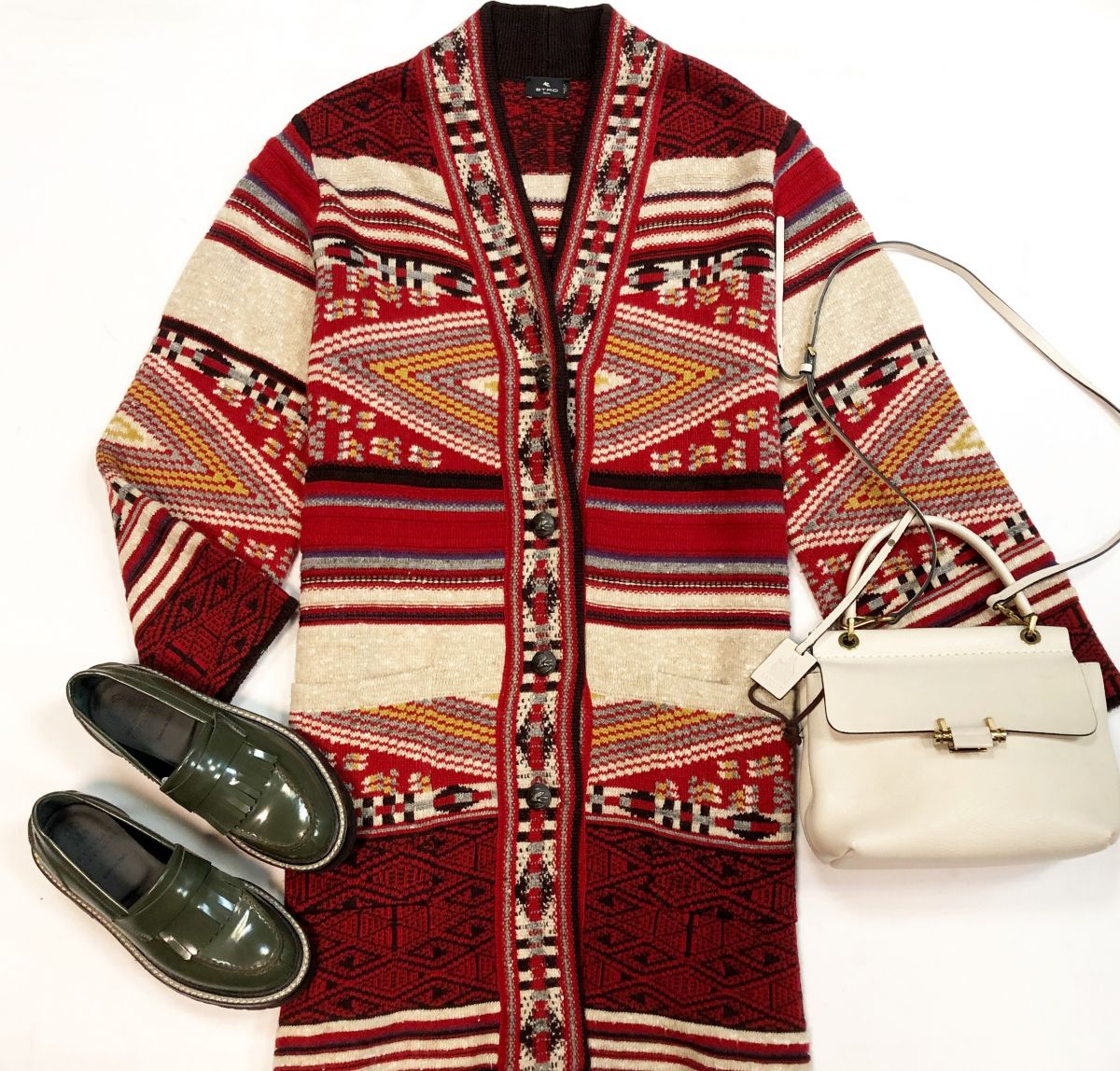 Кардиган ETRO размер 42 цена 10 770 руб
Лоферы Brunello Cucinelli размер 36 цена 23 078 руб
Сумка Lanvin