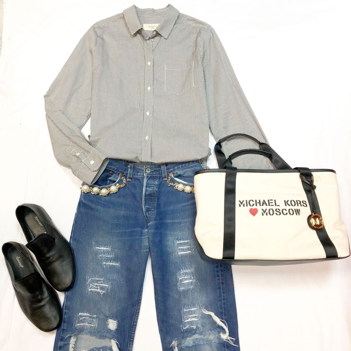Рубашка Weekend размер S цена 7 693 руб 
Джинсы FORTE COUTURE размер 28 цена 4 616 руб 
Мокасины ROCCO.P размер 40 цена 9 231 руб 
Сумка MICHAEL KORS