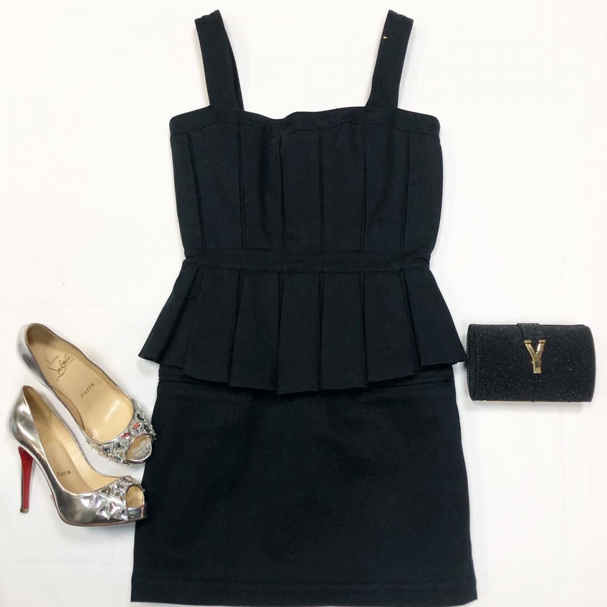Сарафан Balmain размер 38/42 цена 7 693 руб Туфли Louboutin размер 36 цена 7 693 руб Клатч YSL