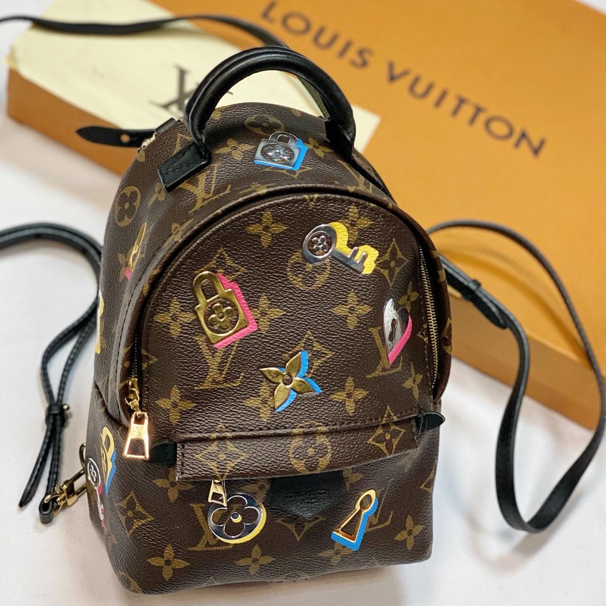 Рюкзак Louis Vuitton размер 17/20 цена 153 847 руб 