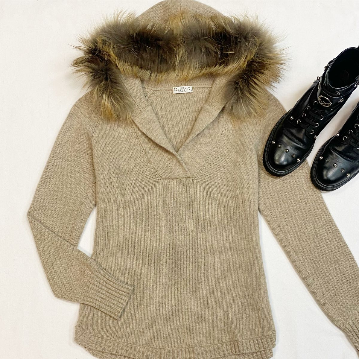 Кофта/кашемир/ отделка мех/ Brunello Cucinelli размер S/M цена 10 770 рубБотинки Fendi размер 37 цена 15 385 руб