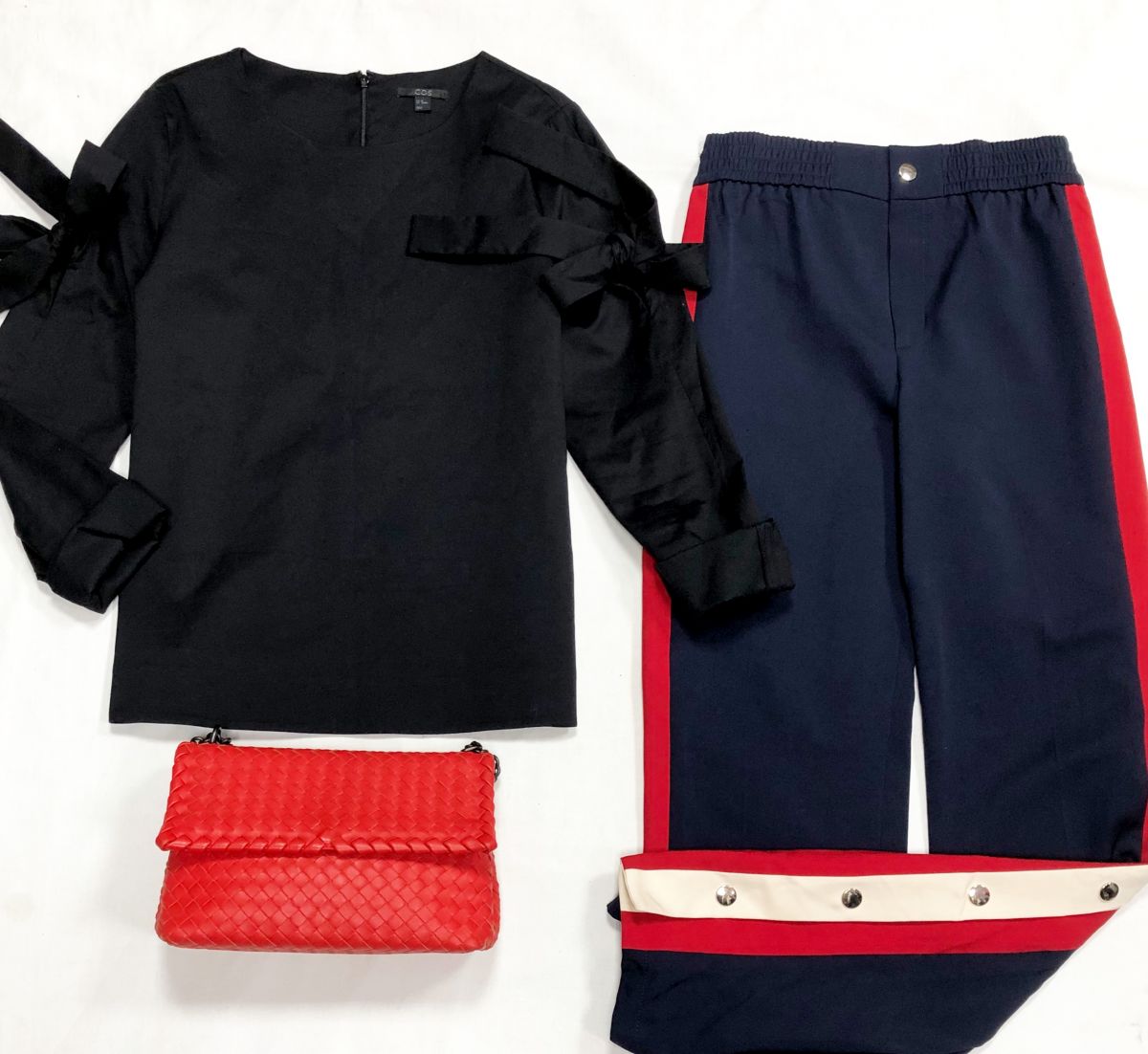 Брюки Gucci размер 44 цена 15 655 руб
Блузка Cos размер 38 цена 4 697 руб
Сумка Bottega Veneta