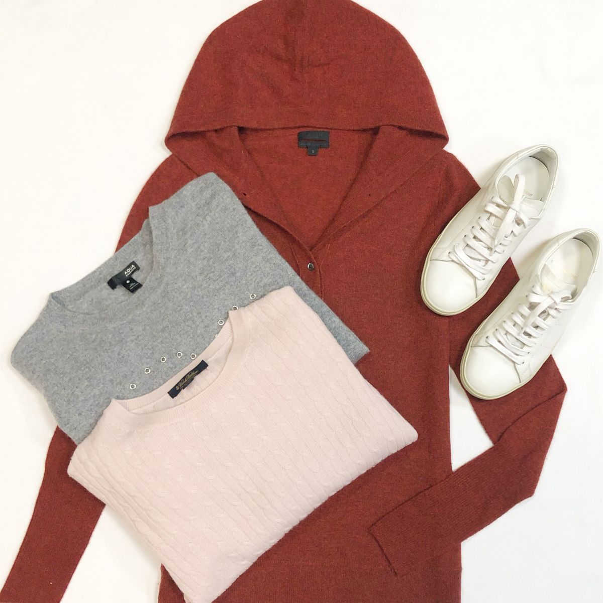 Кофты/кашемир/ размер S/M/L цена по 5 385 рубКеды Saint Laurent размер 36.5 цена 23 078 руб