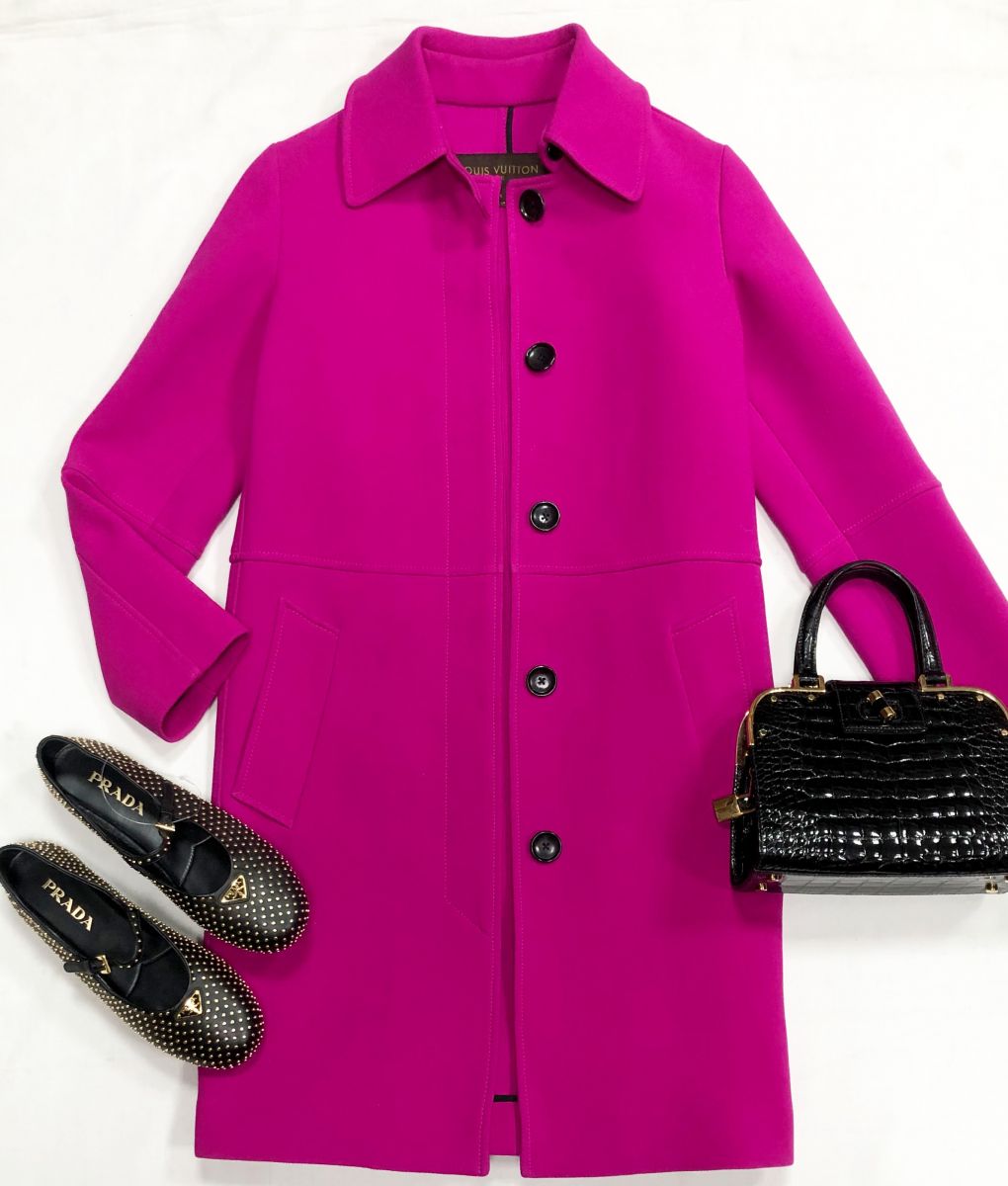 Пальто Louis Vuitton размер 34 цена 46 965 руб
Балетки Prada размер 37.5 цена 78 275 руб
Сумка Saint Laurent