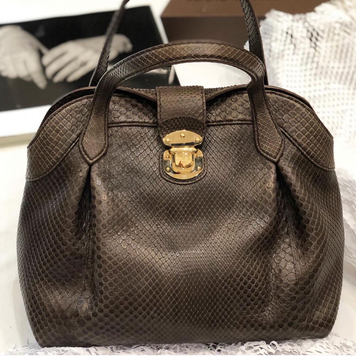 Сумка Louis Vuitton/ питон/ размер 30/25 цена 107695 руб 