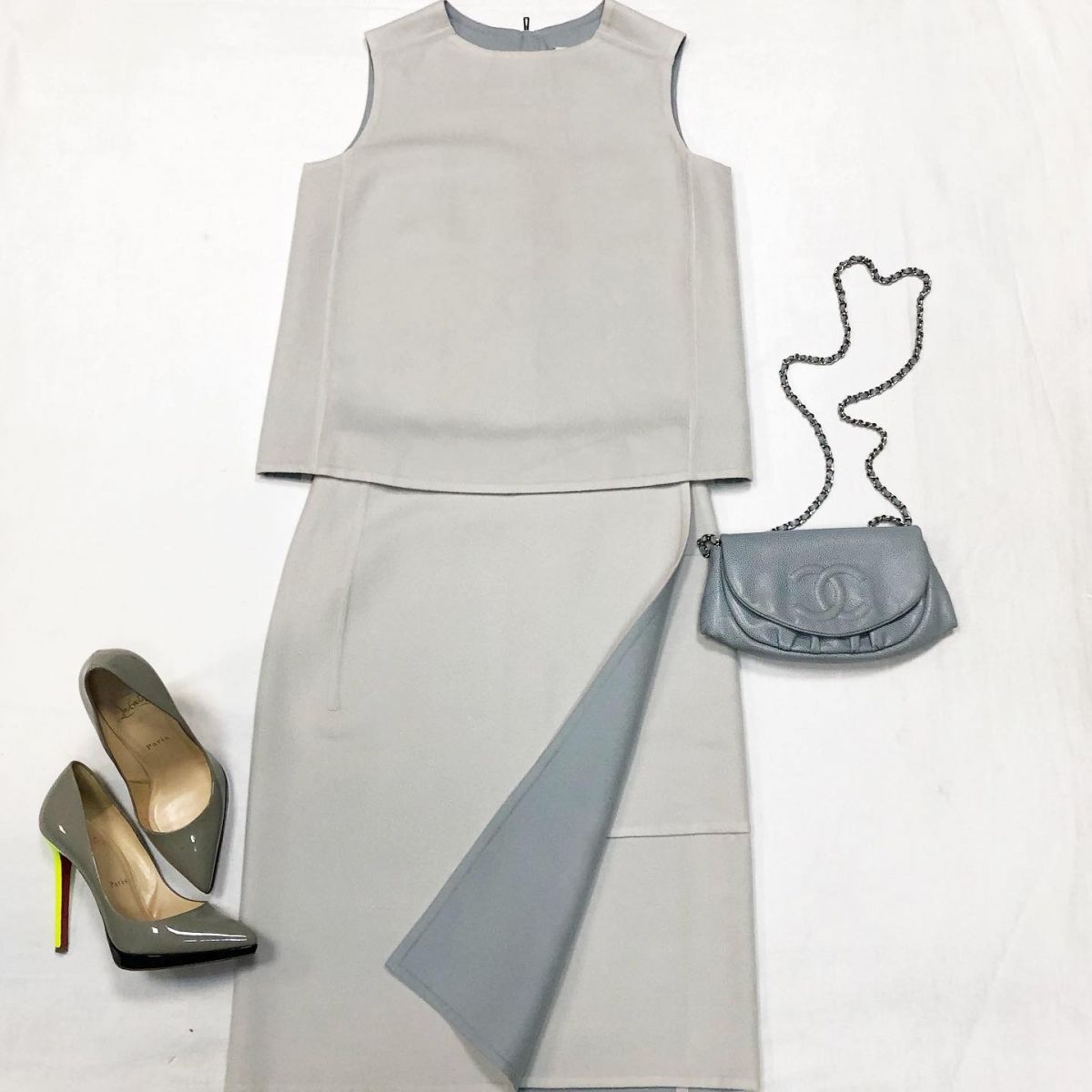 Костюм /кашемир/ Hermes размер 36 цена 46155 руб Туфли Louboutin размер 37 цена 7 693 руб Сумочка Chanel