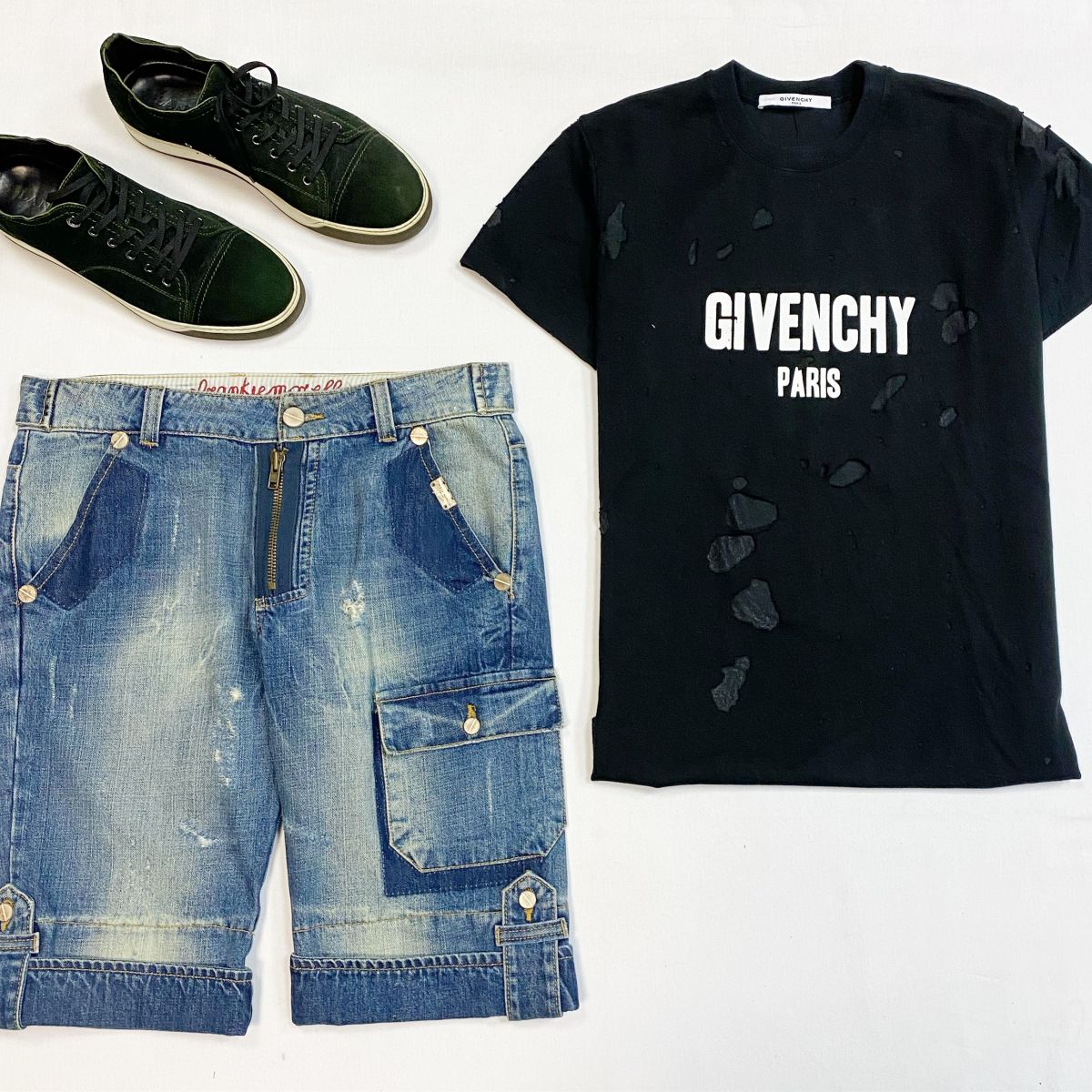 #mechtamen Футболка Givenchy размер S цена 10 770 рубШорты Frankie Morello размер 33 цена 3 077 рубКеды Lanvin размер 45 цена 9 231