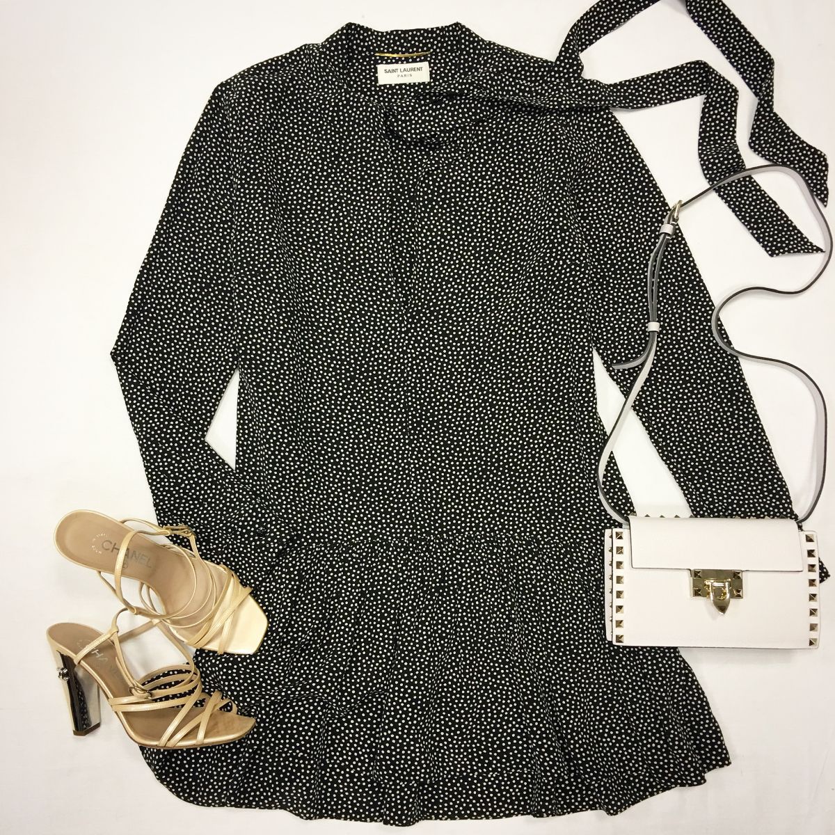 Платье / шёлк / Saint Laurent  размер 36 цена 23 078 руб Босоножки Chanel  размер 37 цена 11 539 рубСумка Valentino 