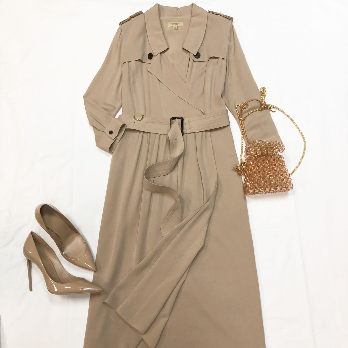 Платье /шелк/ BURBERRY размер 38 цена 10 770 руб 
Туфли SAINT LAURENT размер 40 цена 23 078 руб 
Сумочка MADAME CHATELET