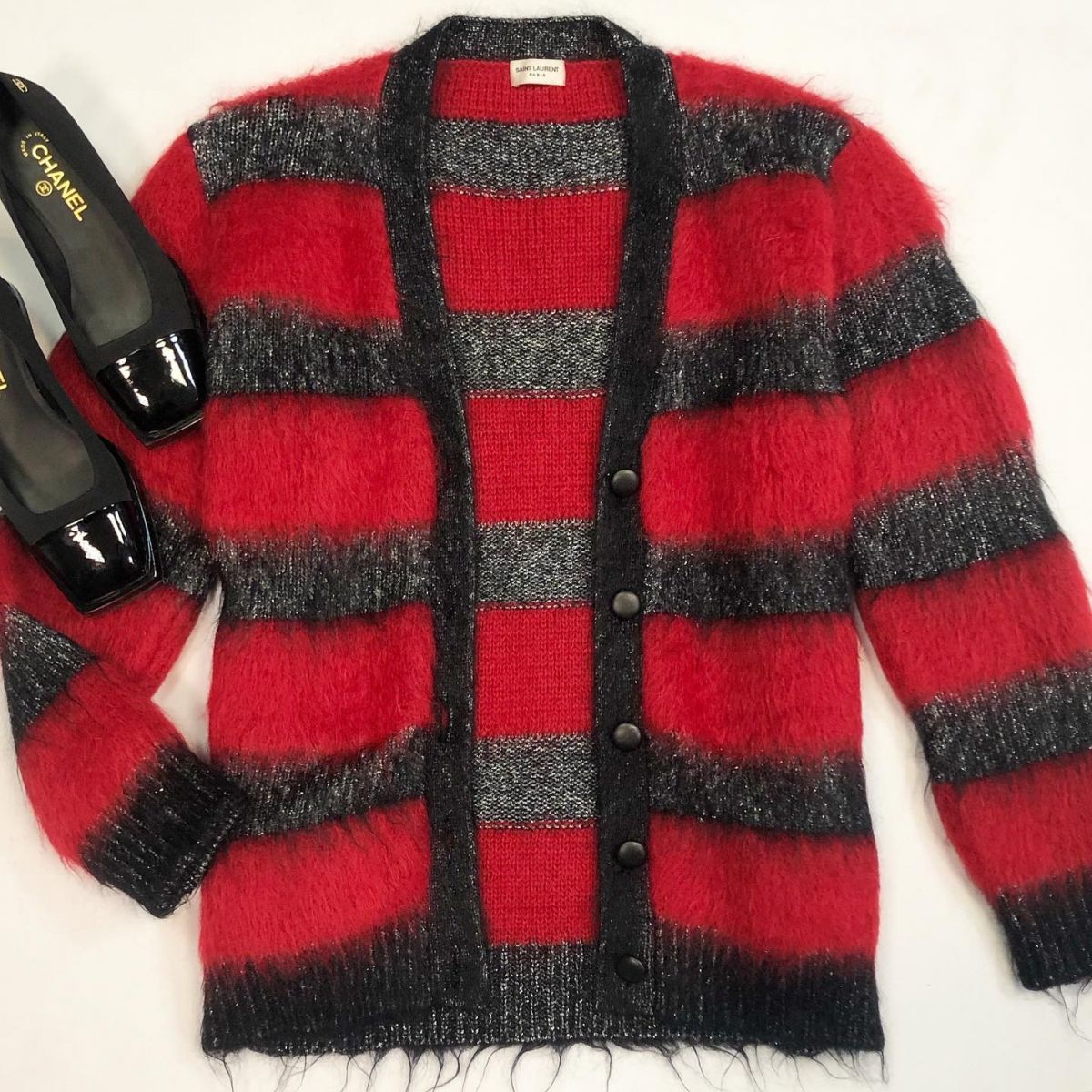 Кардиган/люрекс/ SAINT LAURENT  размер XS цена 46 155 рубТуфли CHANEL размер 37 цена 23 078 руб