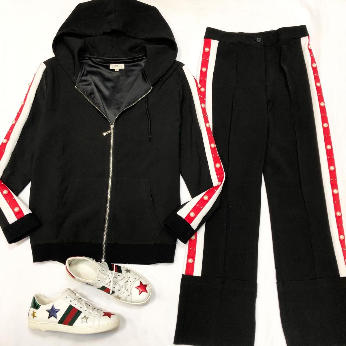 Костюм GHOSPELL размер L цена 3 846 руб Кеды Gucci размер 36.5 цена 18 462 руб