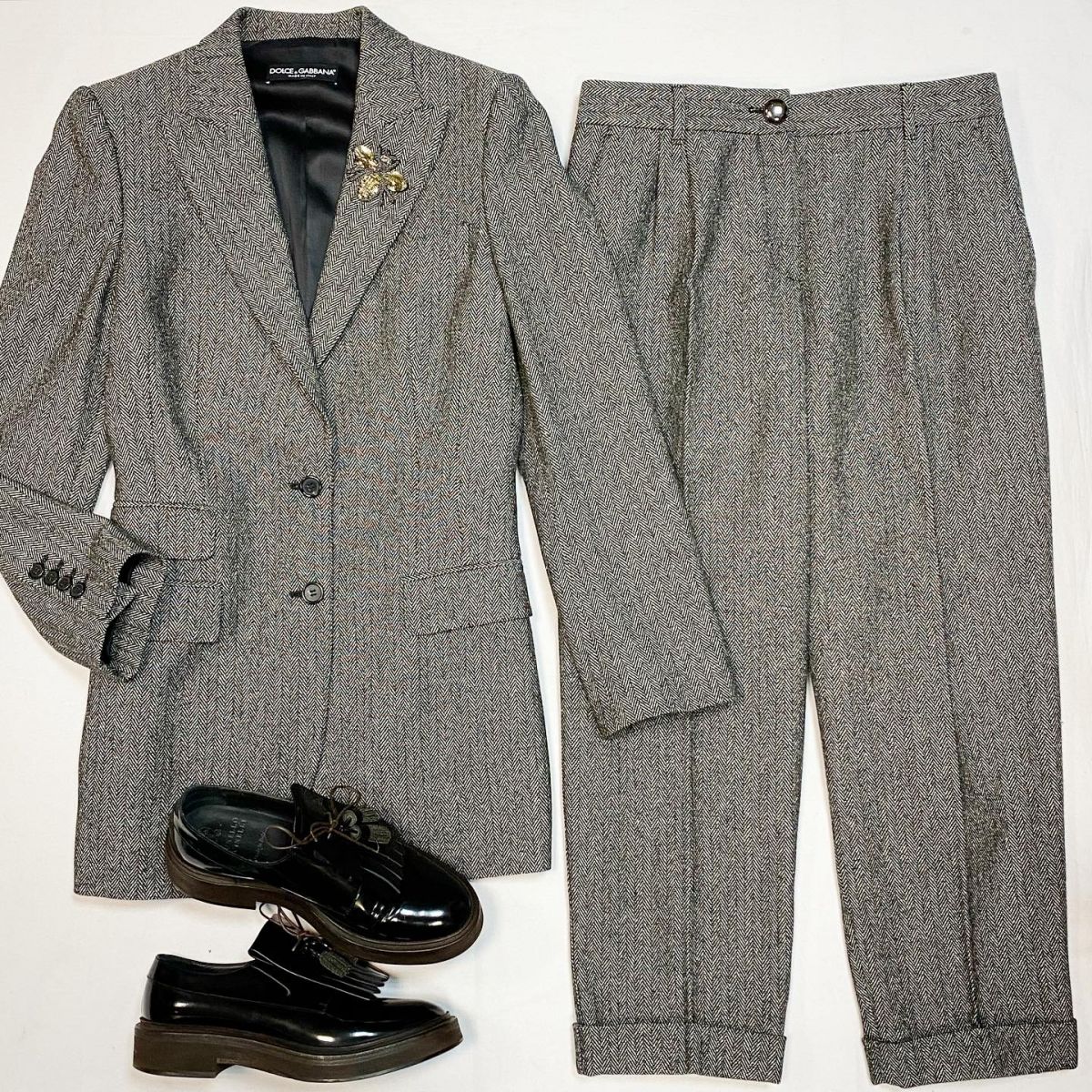 Костюм / жакет + брюки / Dolce Gabbana размер 42 цена 23 078 руб Ботинки Brunello Cucinelli размер 37 цена 15 385 руб
