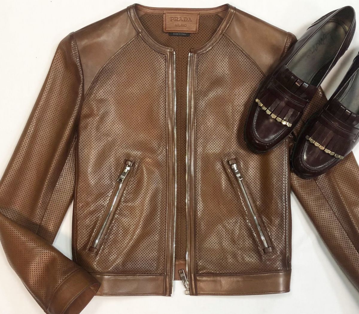 Куртка/кожа/ Prada размер 38 цена 30 770 рубЛоферы Lanvin размер 41 цена 9 231 руб