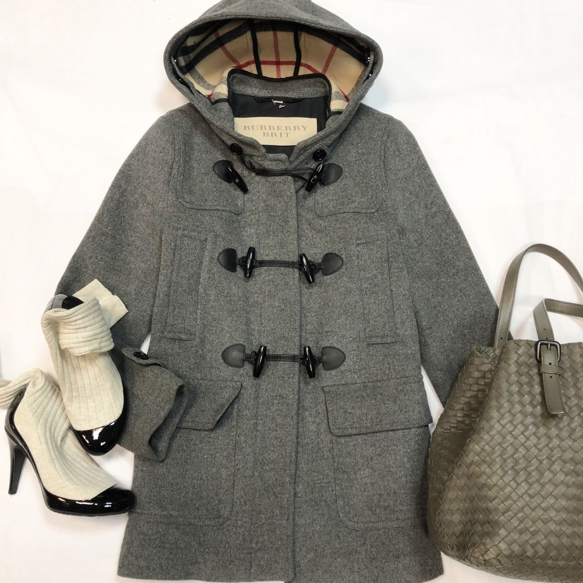 Пальто BURBERRY размер 42 цена 23 078 руб 
Сумка BOTTEGA VENETA