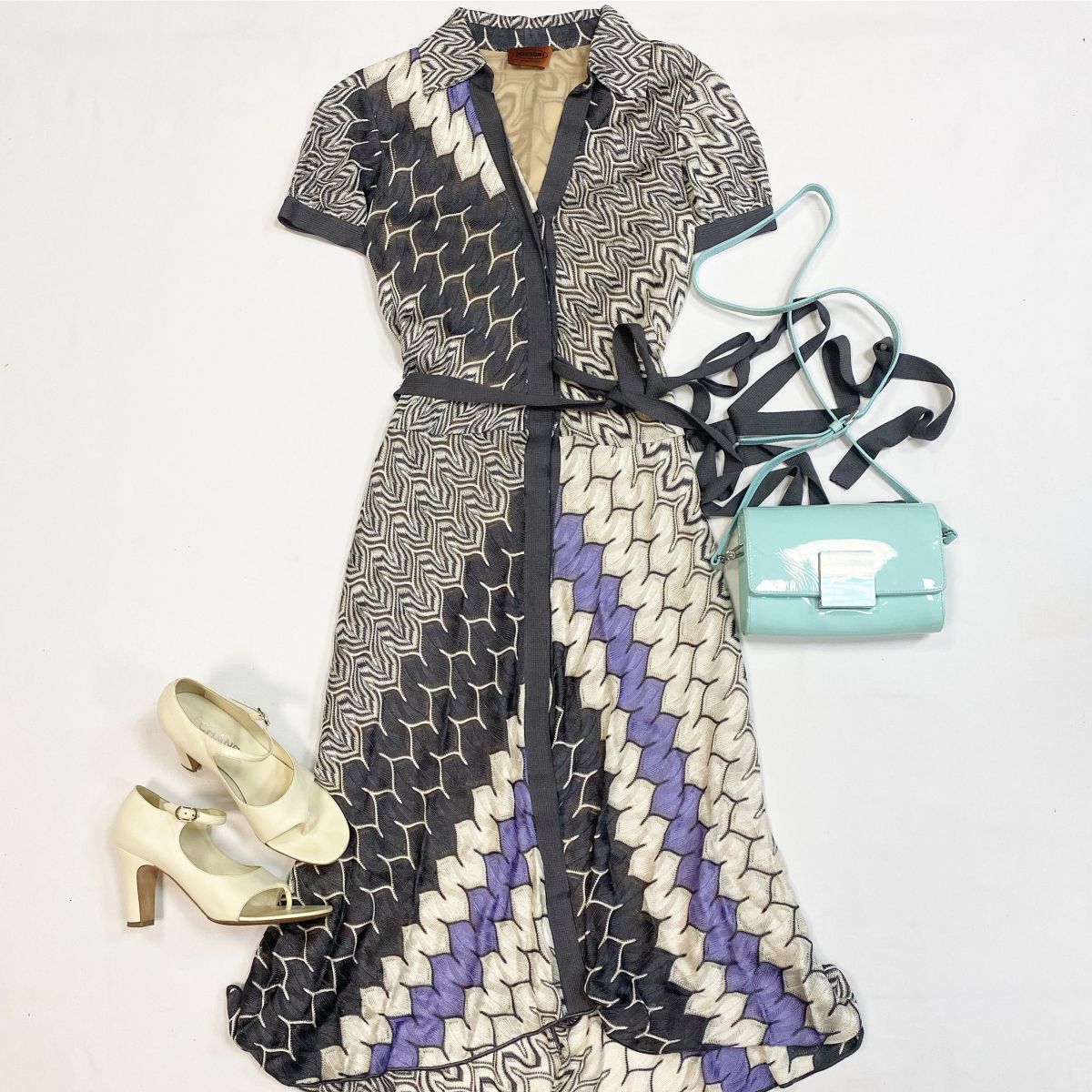 Платье Missoni размер 40 цена 10 770 рубБосоножки Chanel размер 37 цена 15 385 рубСумка Baldinini