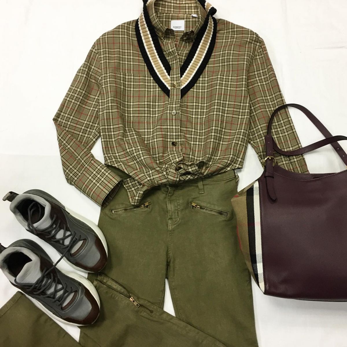 Рубашка Burberry размер 36 цена 13 847 руб Кроссовки Stella Mccrtney размер 39 цена 4 616 руб Сумка Burberry 