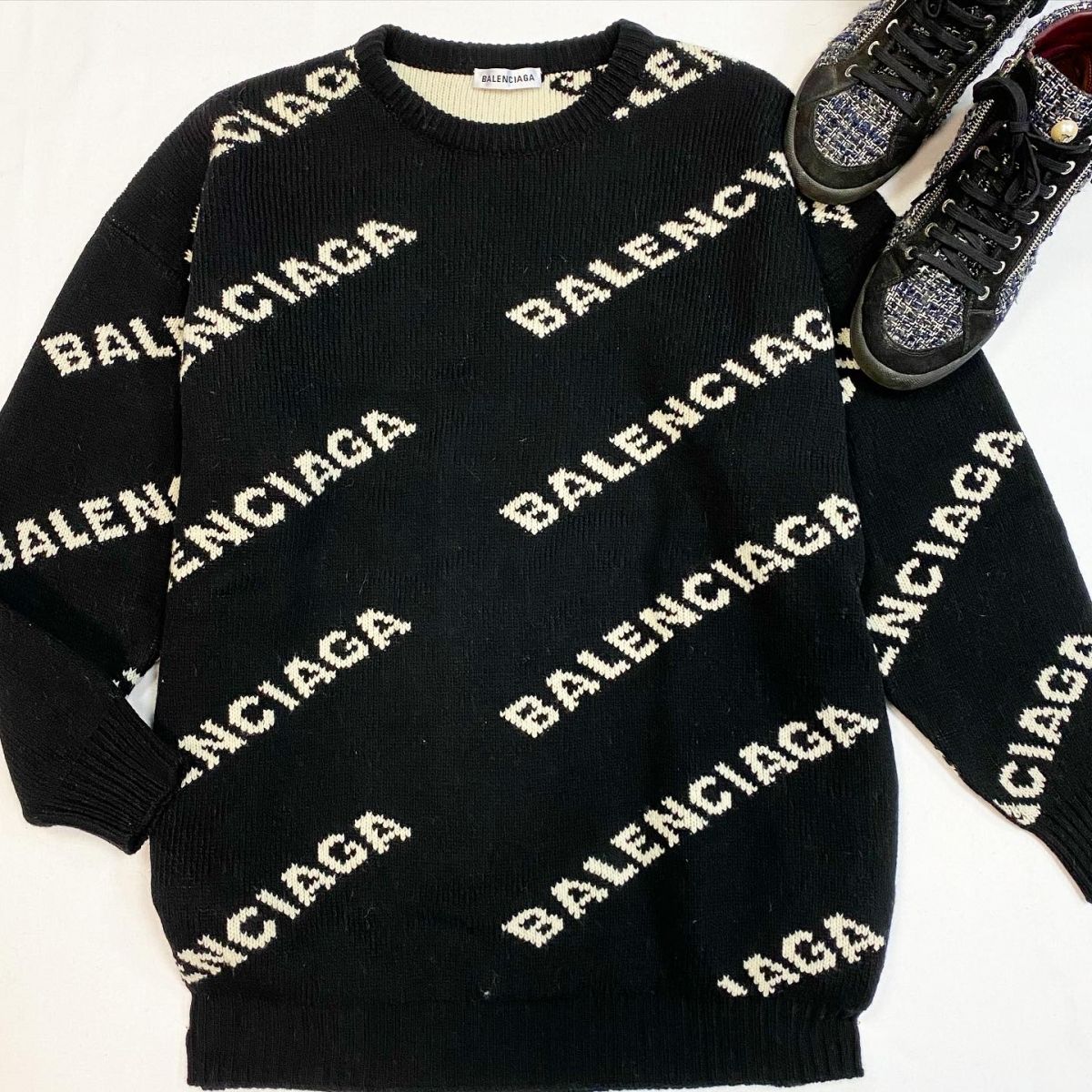 Свитер Balenciaga размер 40 цена 26 155 руб / с бирками / 