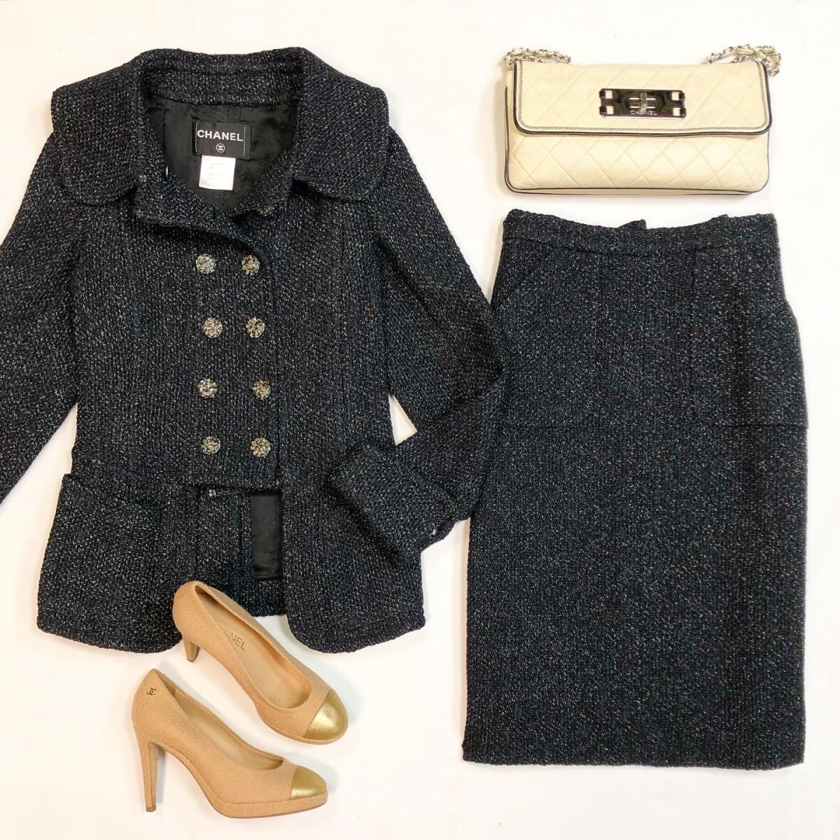 Костюм/твид/ Chanel размер 50 цена 61 540 рубТуфли Chanel размер 38.5 цена 15 385 рубСумка Chanel