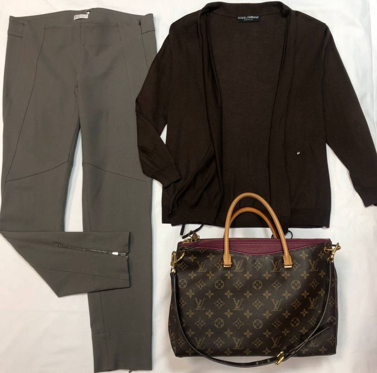 Кардиган DOLCE GABBANA размер 42 цена 6 154 руб 
Брюки BRUNELLO CUCINELLI размер 36/38 - 42 цена 9 231 руб 
Сумка LOUIS VUITTON