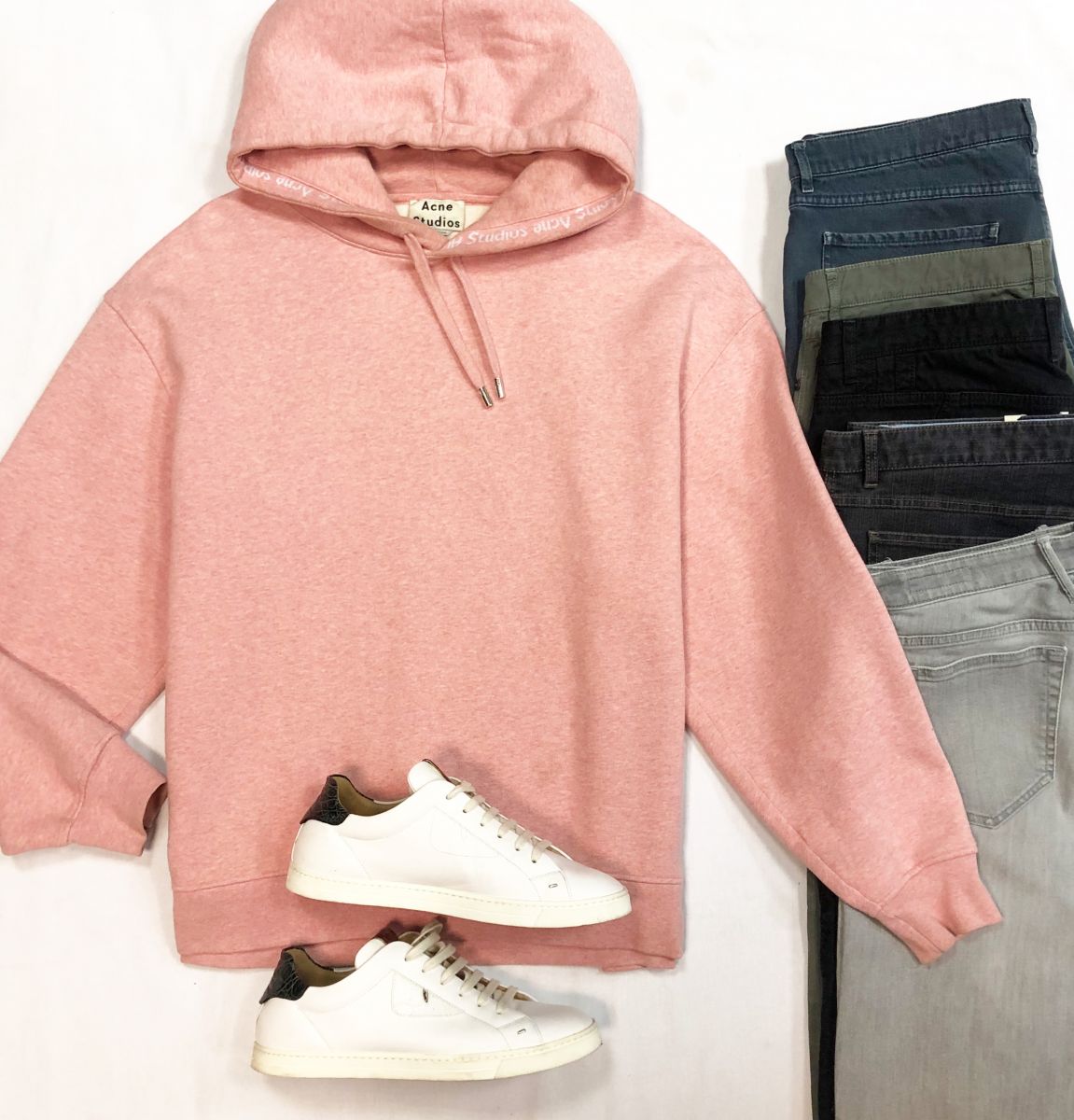 #mechtamen Толстовка Acne размер L цена 15 385 рубДжинсы Brunello Cucinelli/ ERMANNO Scervino/ Brioni / PTO5 / размер 40/54/56/ 52 цена от 4 616 руб до 15 385 рубКеды Fendi размер 42 цена 18 462 руб
