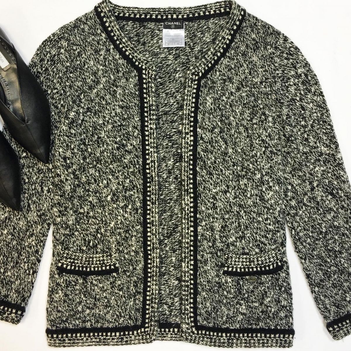 Кардиган/кашемир/ CHANEL размер 40 цена 26 155 рубЛоферы MAX MARA размер 38 цена 15 385 руб