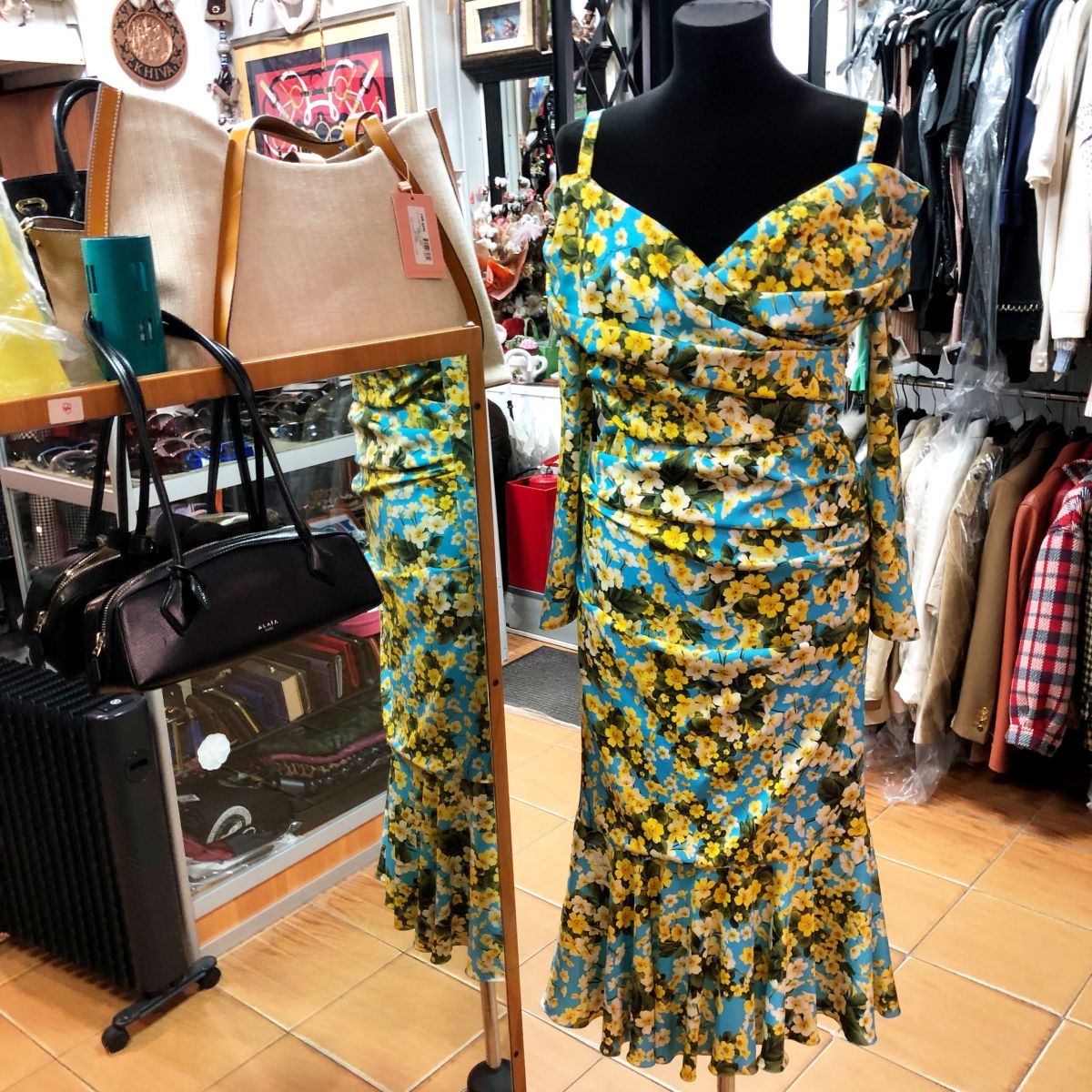 Платье DOLCE GABBANA размер S цена 39 
138 руб