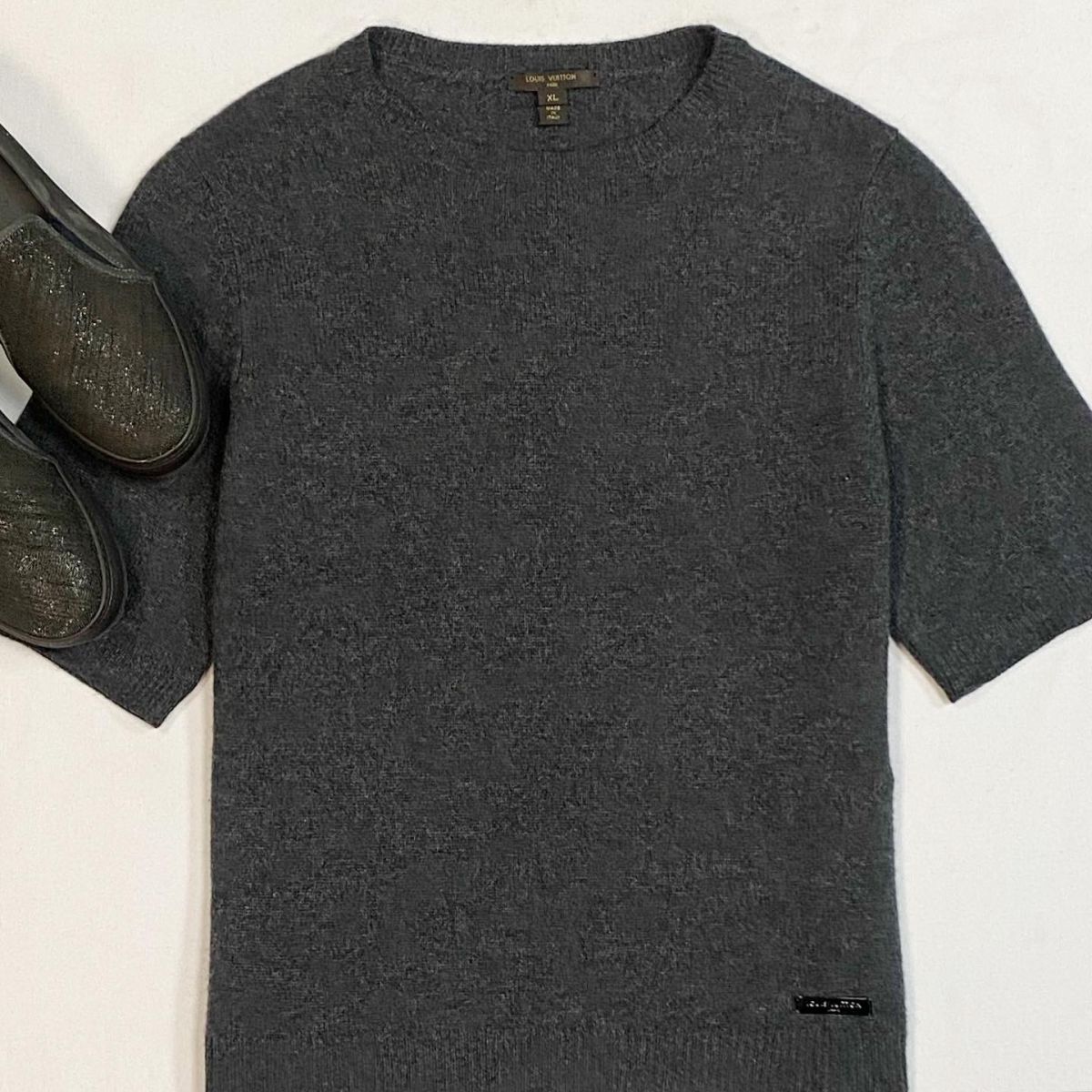 Кофта /кашемир/ Louis Vuitton размер XL цена 15 385 рубСлипоны Brunello Cucinelli размер 37 цена 23 078 руб