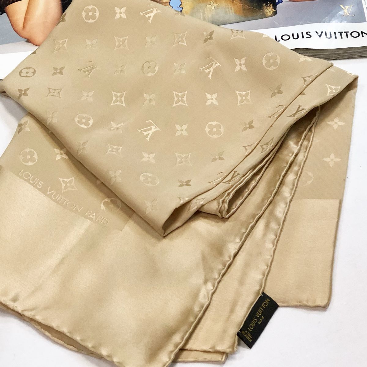 Платок / шёлк / Louis Vuitton  размер 90/90 цена 10 770 руб 