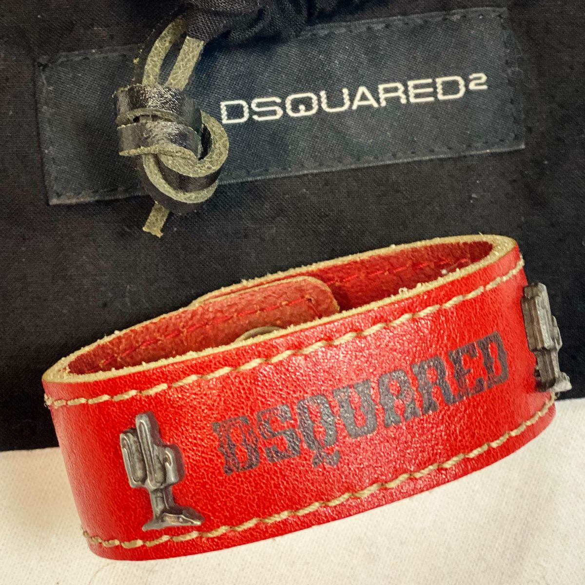 Браслет / кожа / Dsquared цена 3 078 руб 