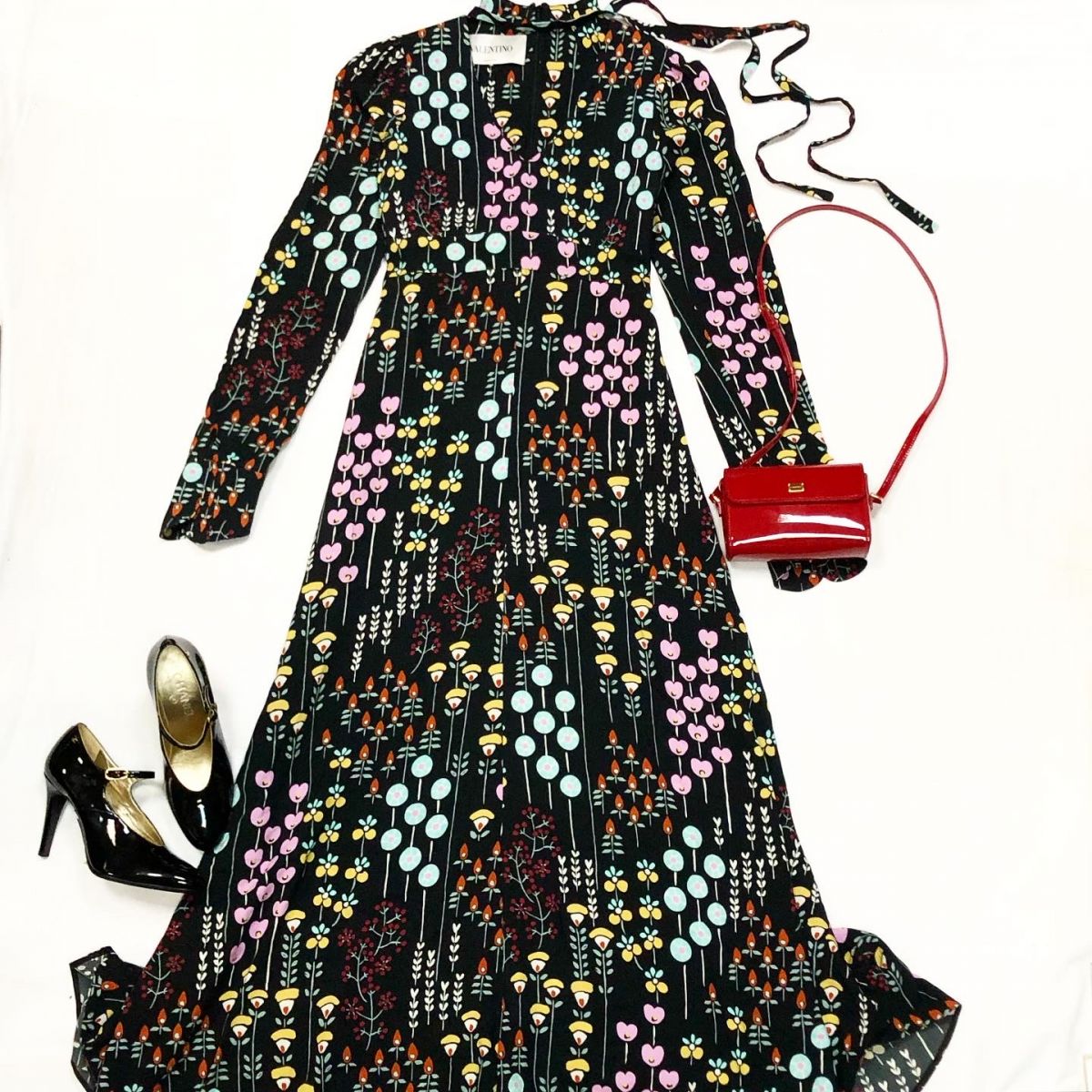 Платье Valentino размер 40 цена 38463 руб Туфли Chanel размер 37.5 цена 38 463 руб Сумочка Dolce Gabbana