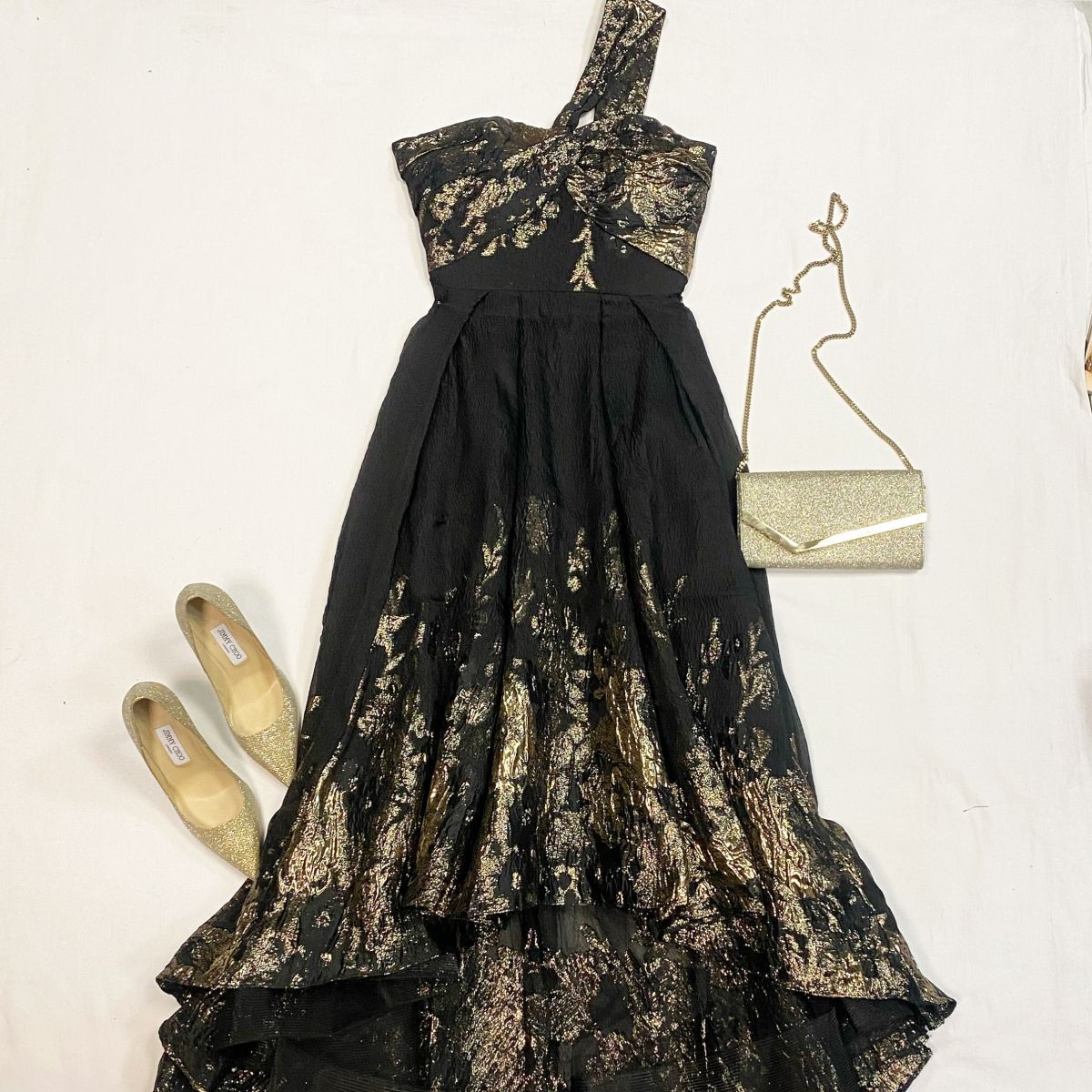 Платье/люрекс/ MARCHESA  размер 2 цена 15 385 рубТуфли JIMMY CHOO размер 38.5 цена 10 770 рубСумка JIMMY CHOO 