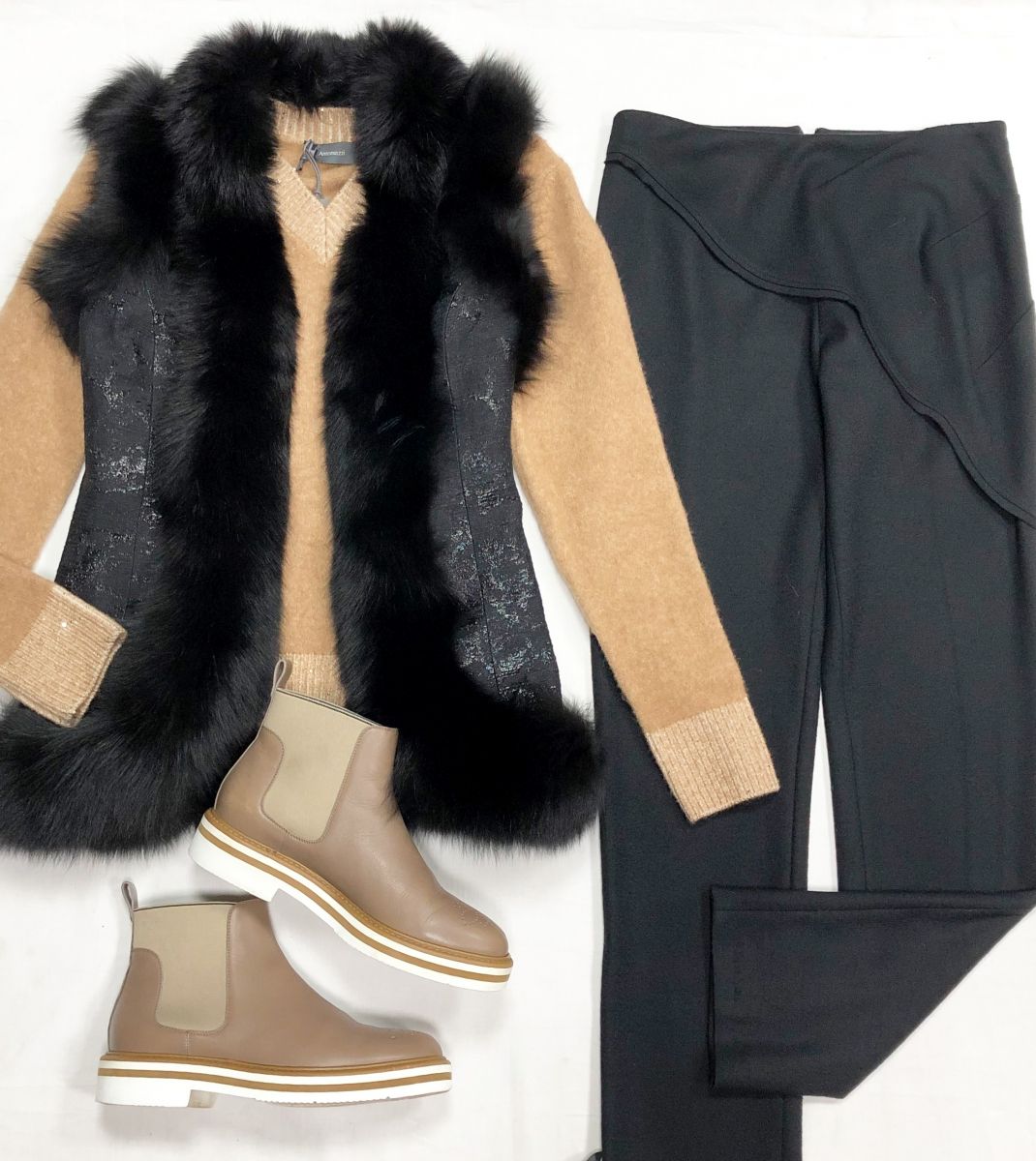 Жилет Алксандра Серова размер 42 цена 15 655 руб
Брюки Fendi размер 38 цена 7 828 руб
Ботинки Santoni размер 39 цена 18 786 руб