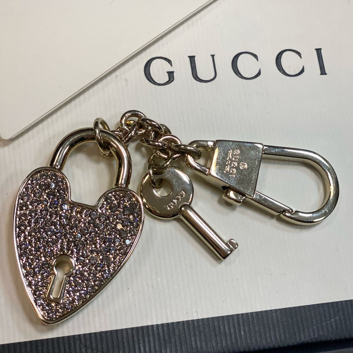 Брелок Gucci цена 6 154 руб 