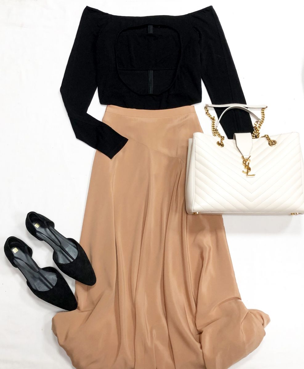 Юбка DKNY размер 4 цена 10 959 рубБоди MUGLER размер 46 цена 4 697 рубБалетки Totem размер 41 цена 23 483 рубСумка Saint Laurent