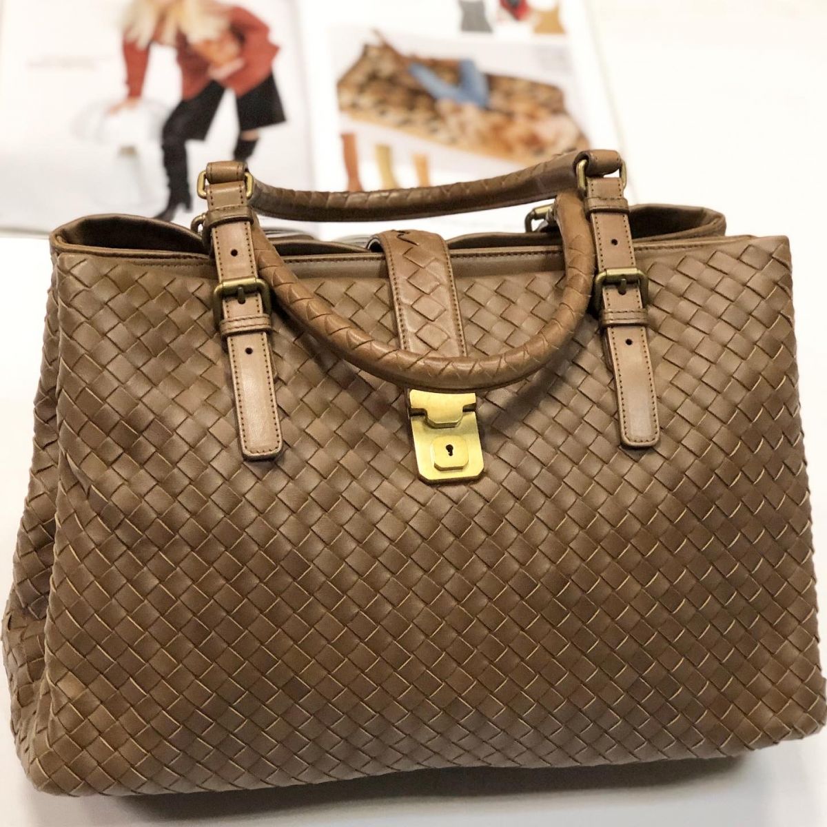 Bottega Veneta сумки. Боттега Венета сумки женские. Сумка кросс боди Bottega Veneta. Bottega Veneta сумка для ноутбука синяя мужская. Мужская сумка bottega veneta