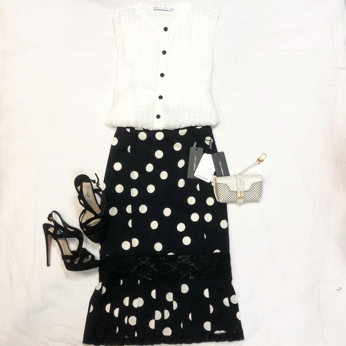 Блузка Christian Dior размер 40/44 цена 23 078 руб Юбка /шёлк/ Dolce Gabbana размер 44 цена 23 078 руб /новая с ценником/ Клатч Tom Ford